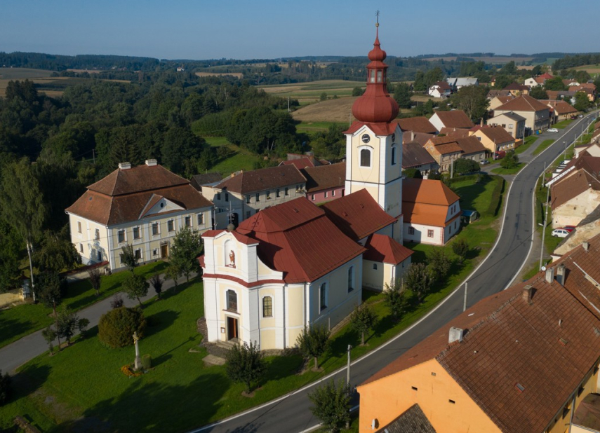 KIRCHE DES HL. PETER UND PAUL IN HORNÍ BOBROVÉ