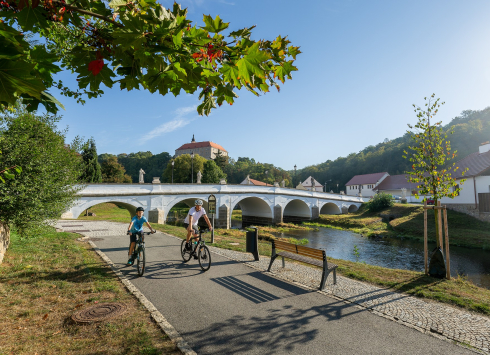 HAUGWITZER PFADE RUND UM NÁMĚŠT´: ROMANTIK AUF DEM FAHRRAD